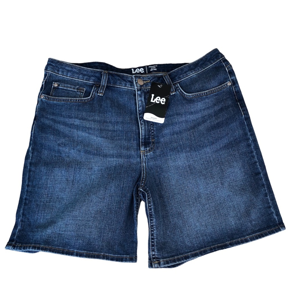 Lee Cotton Blend Premium Stretch Blue Wash Regular Fit Mid Rise Short Size 18M